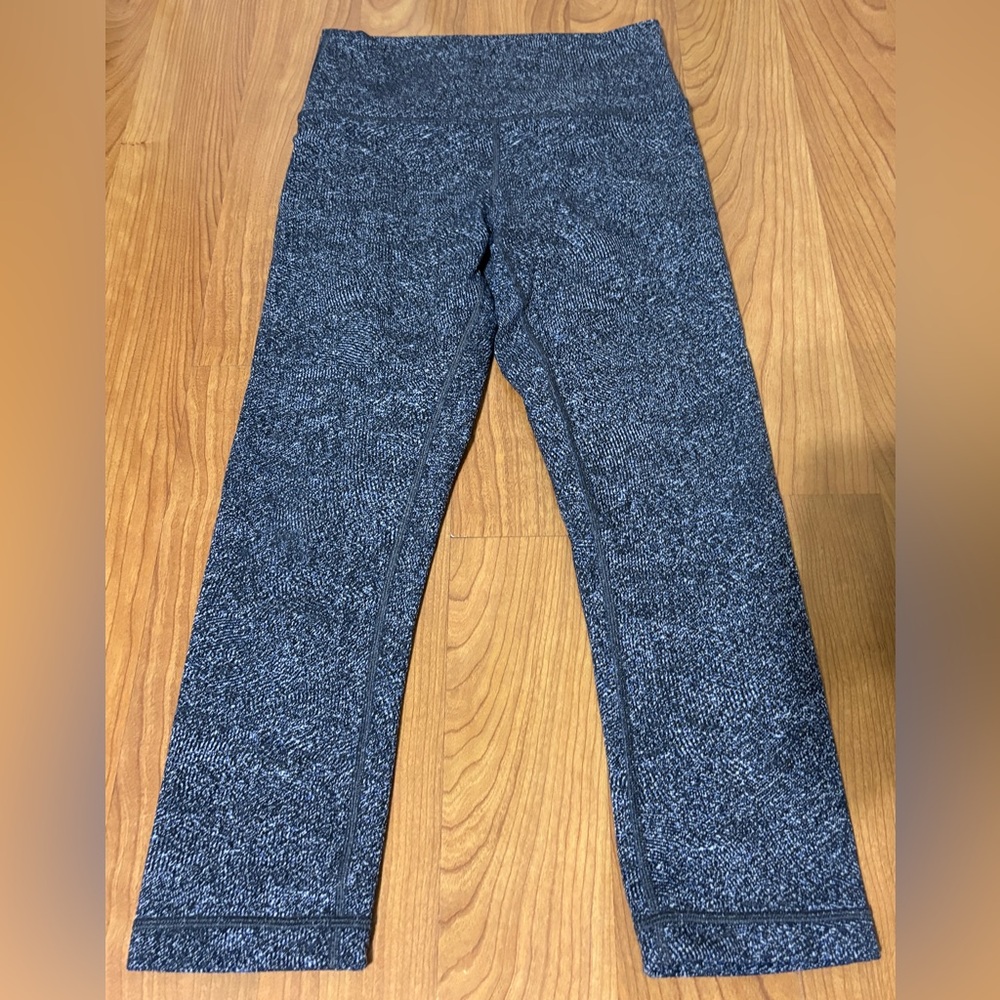 Lululemon Wunder Under Crop Hi-Rise Size 6 Textured Grey